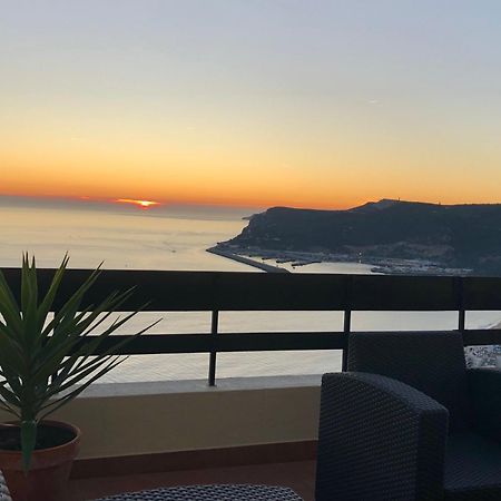 Apartment With A Stunning View Over Sesimbra Buitenkant foto