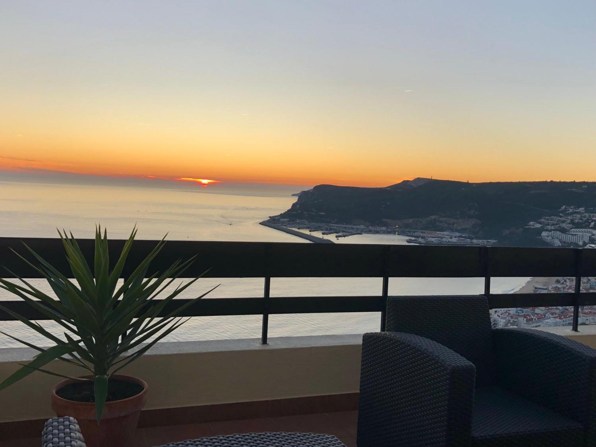 Apartment With A Stunning View Over Sesimbra Buitenkant foto