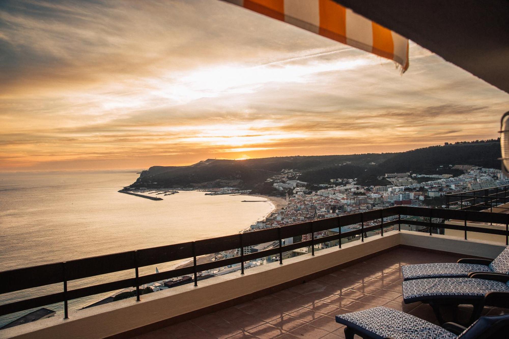Apartment With A Stunning View Over Sesimbra Buitenkant foto